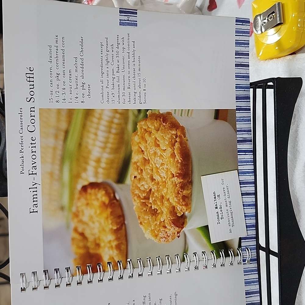 101 COZY CASSEROLES COOKBOOK by GOOSEBERRY PATCH - Picture 3 of 5
